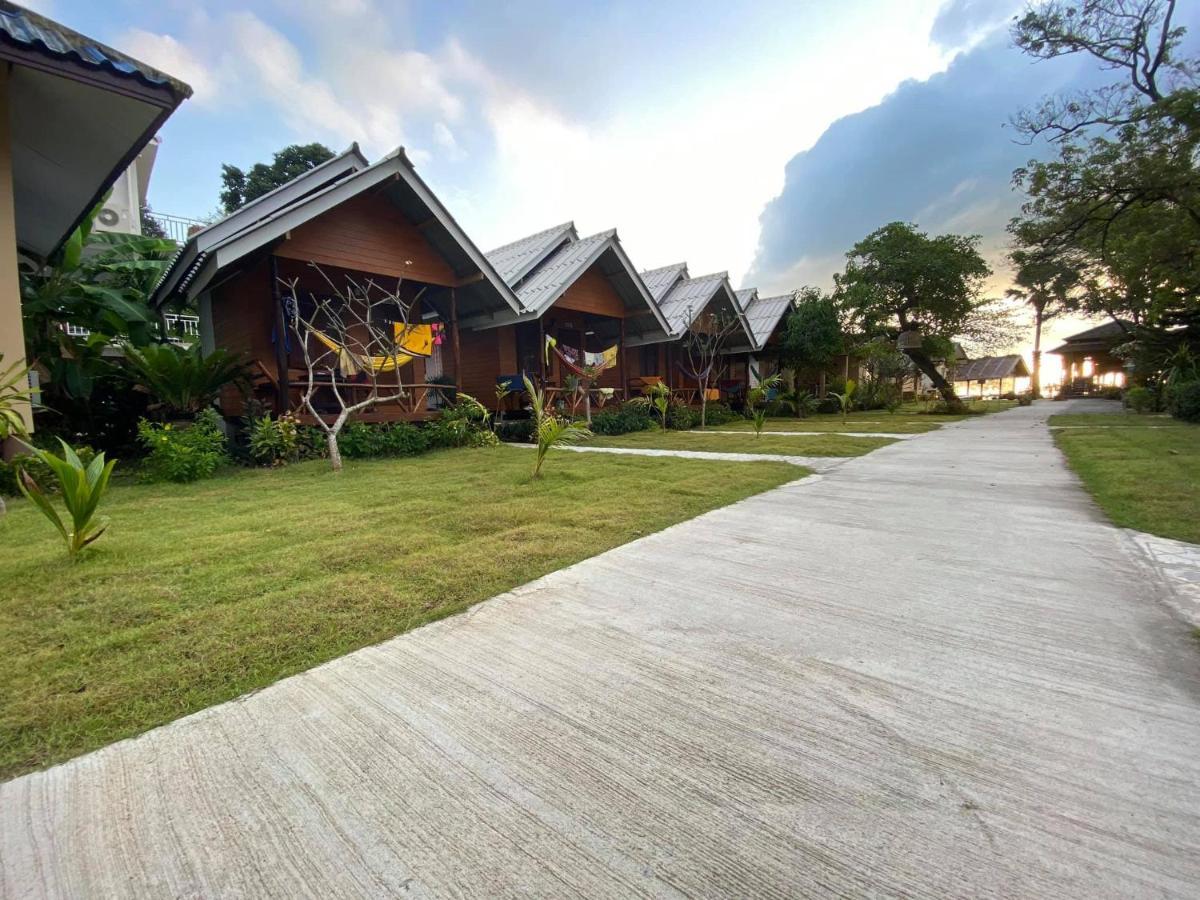Amity Beach Resort Maret Exterior foto